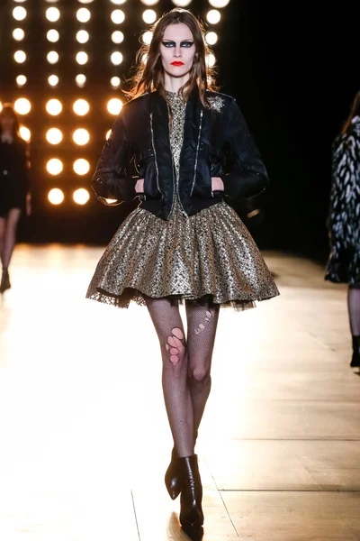 Look 27